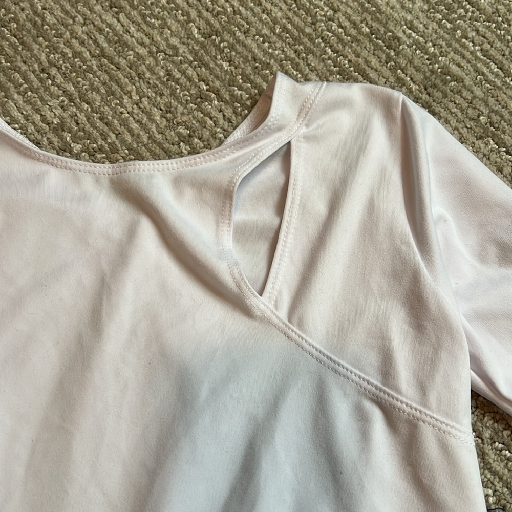 Keyhole Long Sleeve - Picture 2 of 4